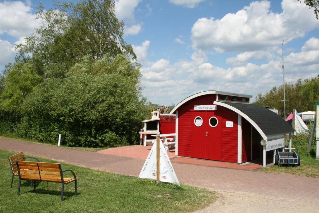 Ferienzentrum Yachthafen Rechlin Extérieur photo